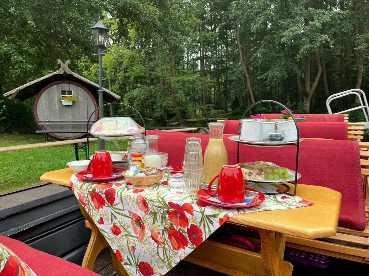 Kahnstuebchen Mit Neuem Innenhof Garten Lübben Exteriör bild